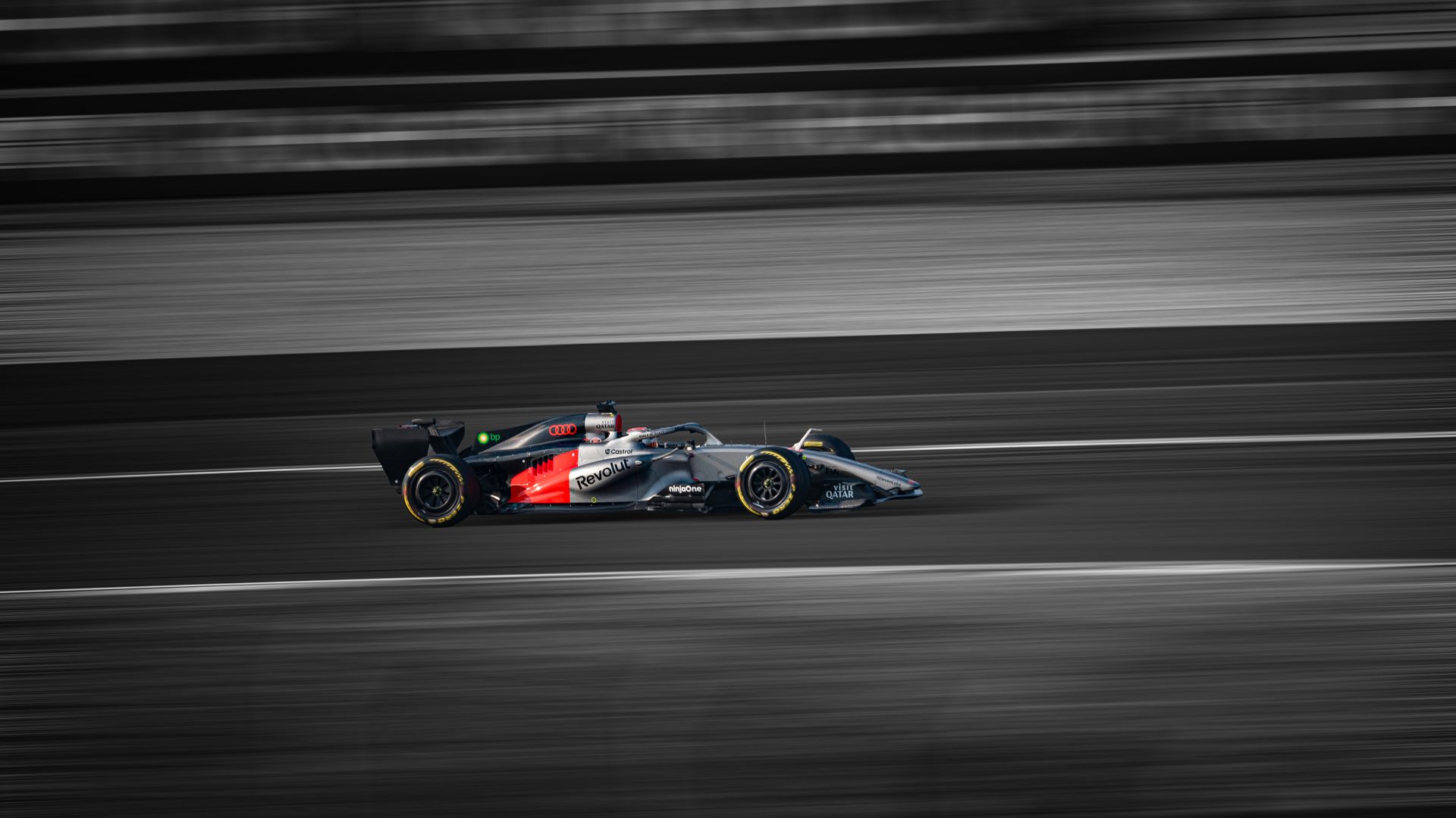 je168w 5541×3117 car Formula 1 Audi blurry background driving