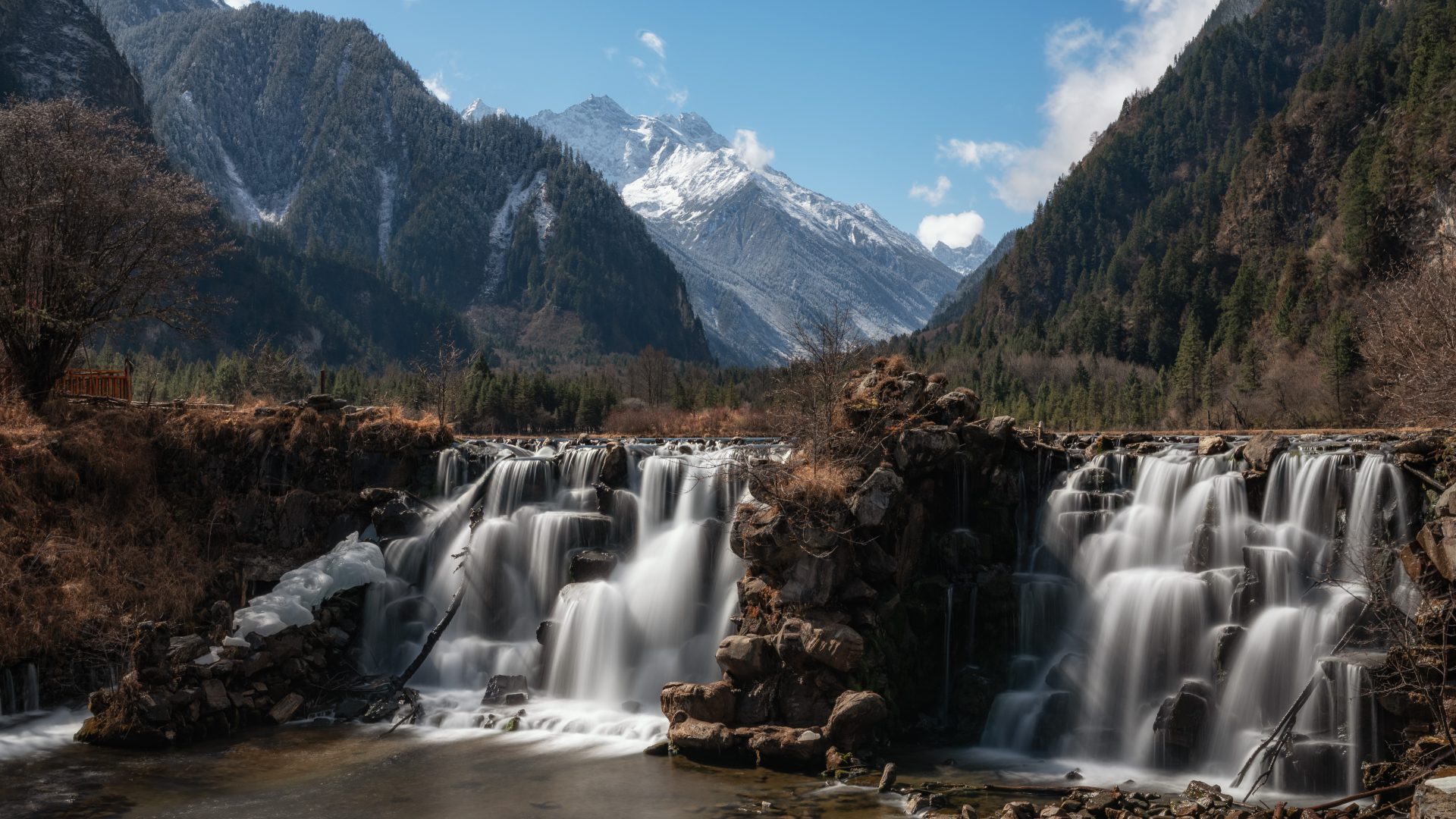 1qd6zw 5568×3132 Bipeng Valley Sichuan landscape sunlight waterfall